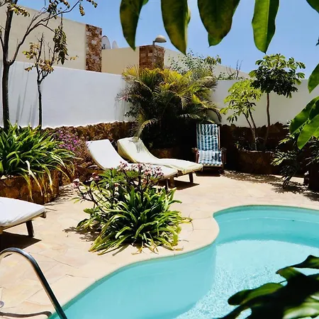 Club Villa *